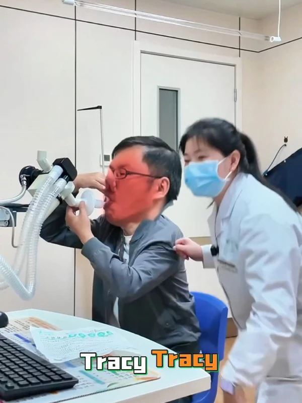 原来肺功能检查这么考验肺活量!大叔恼火得很，根本吹不动啊!#肺功能健康科普#呼吸内科